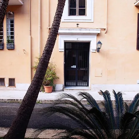 Alojamento de Acomodação e Pequeno-almoço Paola Roma